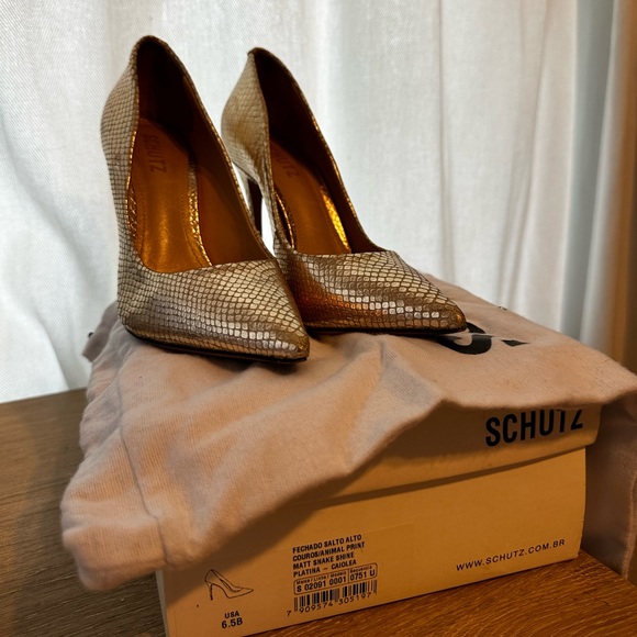 Schutz Metallic  Pumps - Picture 2 of 6
